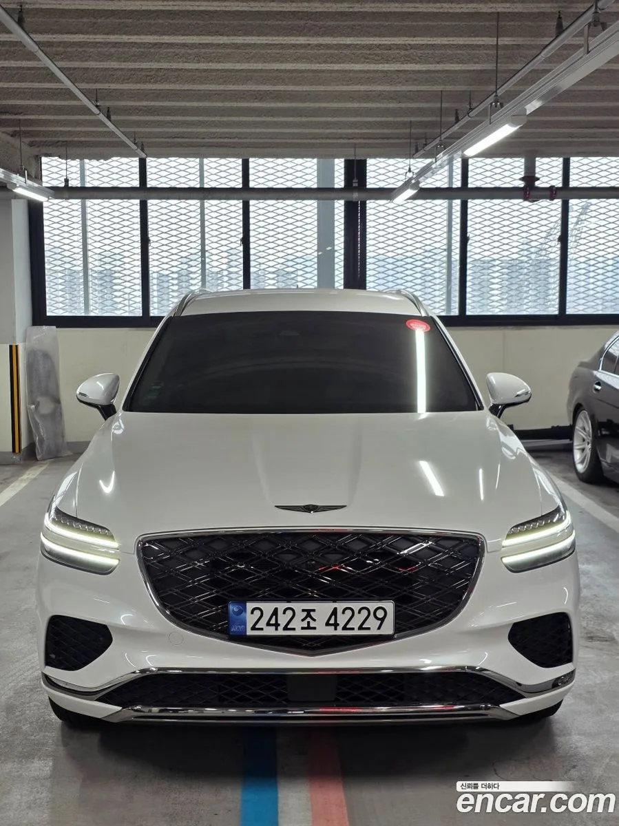 Genesis GV70 2.5T AWD 2024 — фото 1, купить с доставкой в Москву