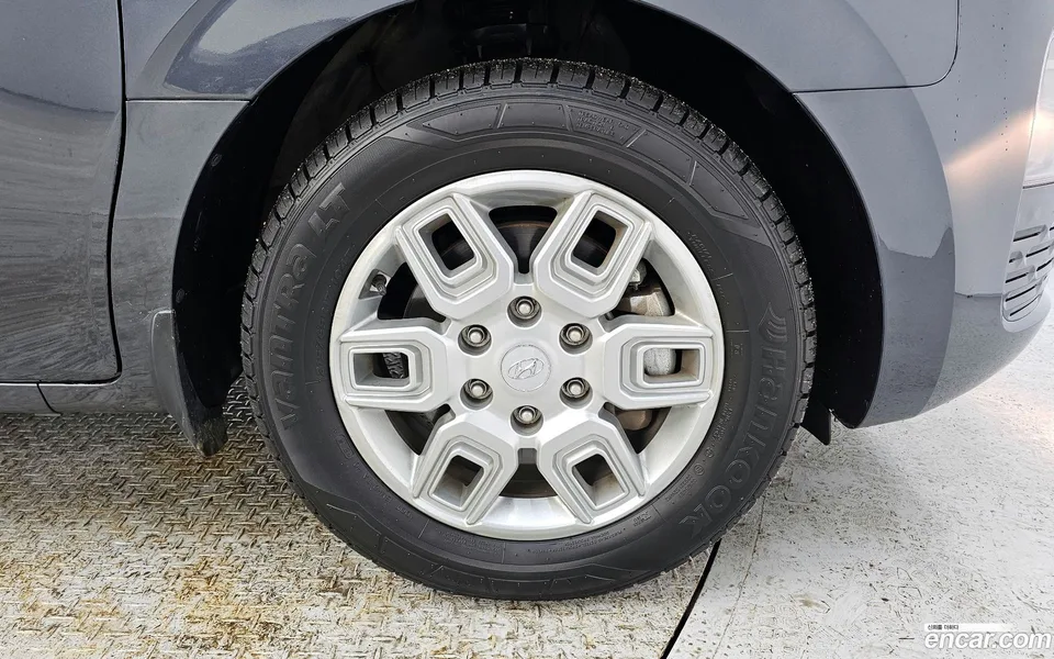 Hyundai Staria 11 2023 — миниатюра 5