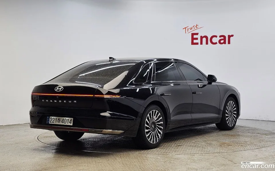 Hyundai Grandeur 2.5 2WD 2024 — миниатюра 2