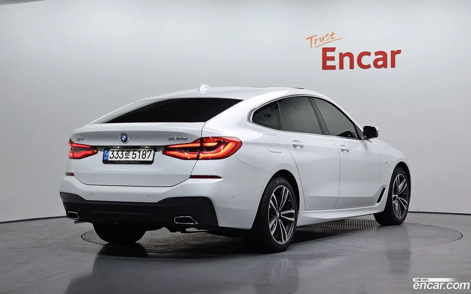 BMW 6 Series GT 620d M 2023 — миниатюра 2