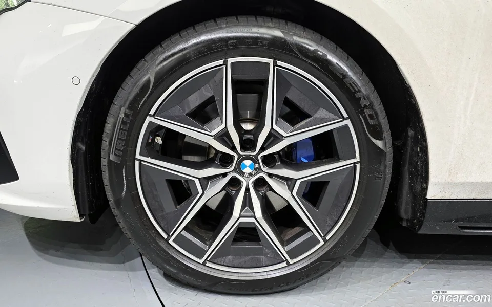BMW 5 Series 520i M 2025 — миниатюра 5