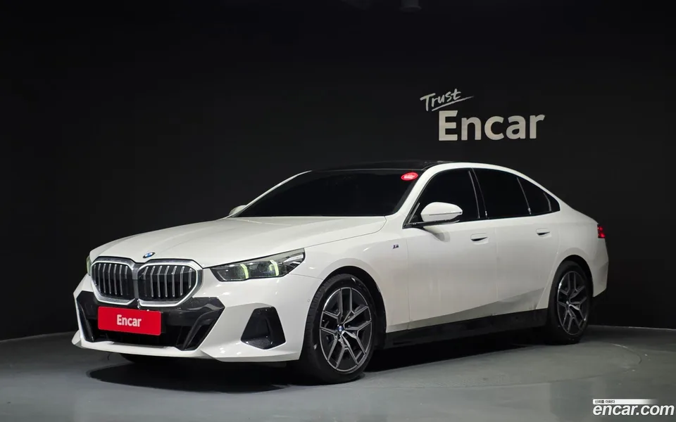 BMW 5 Series 520i M 2025 — фото 1, купить с доставкой в Москву