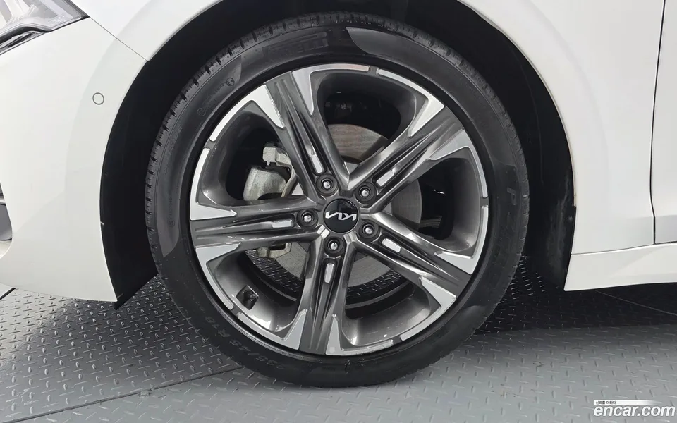 Kia K5 Hybrid 2023 — миниатюра 5