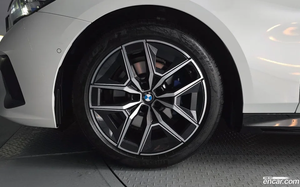 BMW 5 Series 520i M 2025 — миниатюра 5