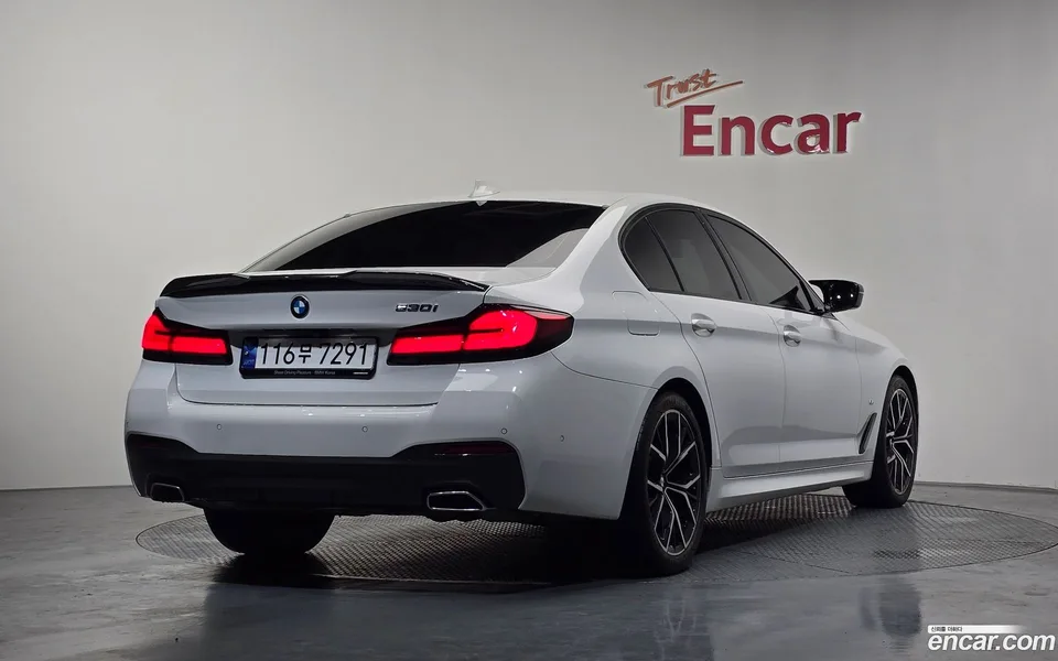 BMW 5 Series 530i M 2023 — миниатюра 2