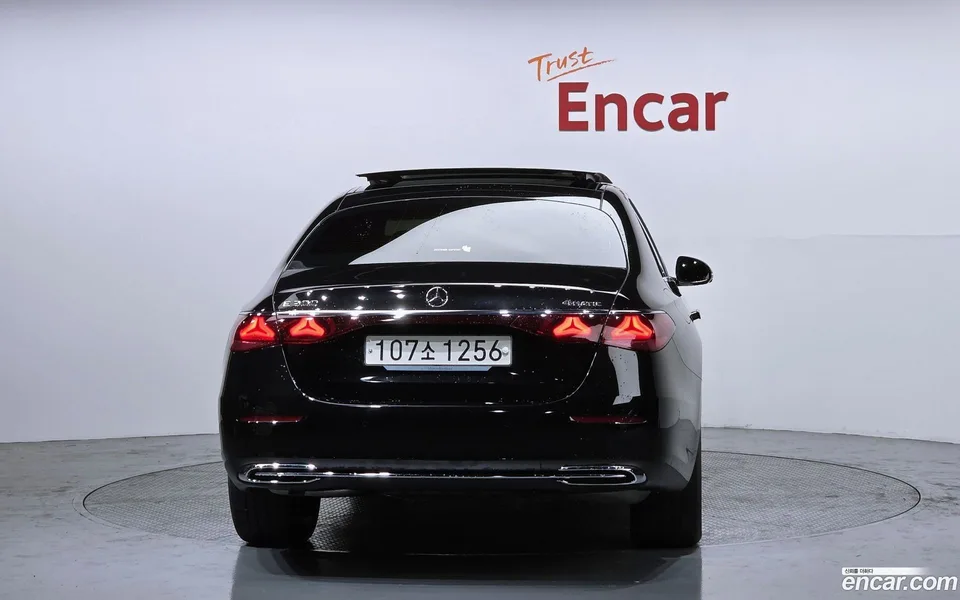 Mercedes-Benz E-Class E300 4MATIC 2024 — миниатюра 4