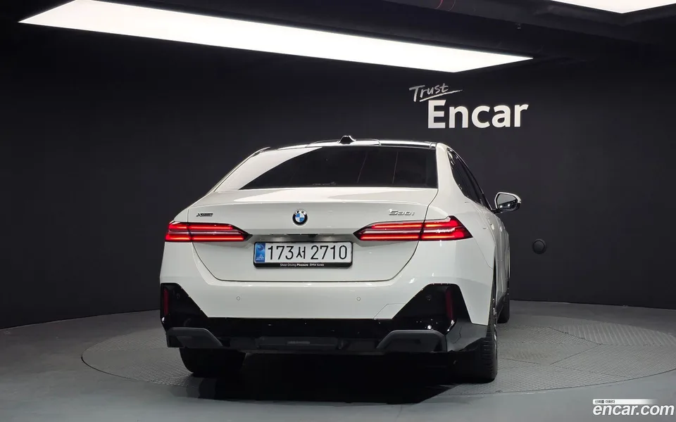 BMW 5 Series 530i xDrive M 2025 — миниатюра 4