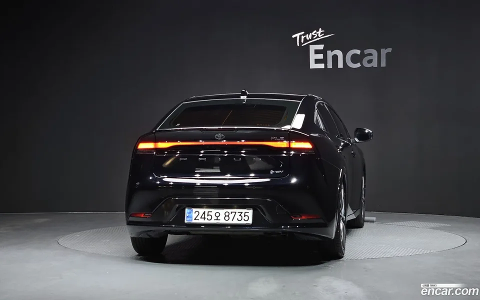 Toyota Prius 2.0 XLE 2024 — миниатюра 4