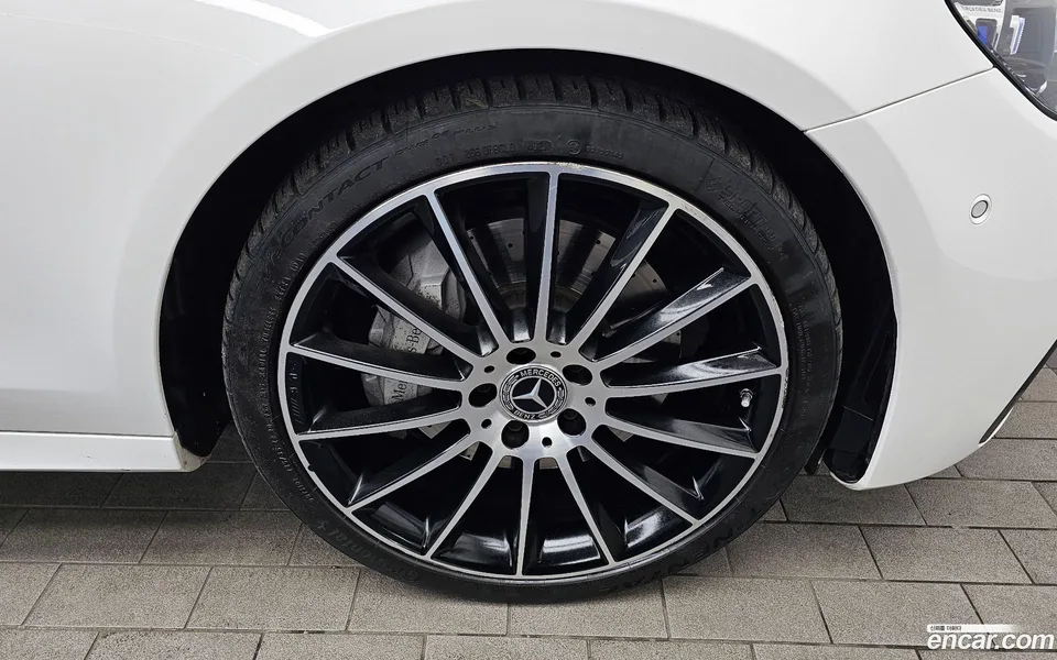 Mercedes-Benz E-Class E350 4MATIC AMG Line 2023 — миниатюра 5
