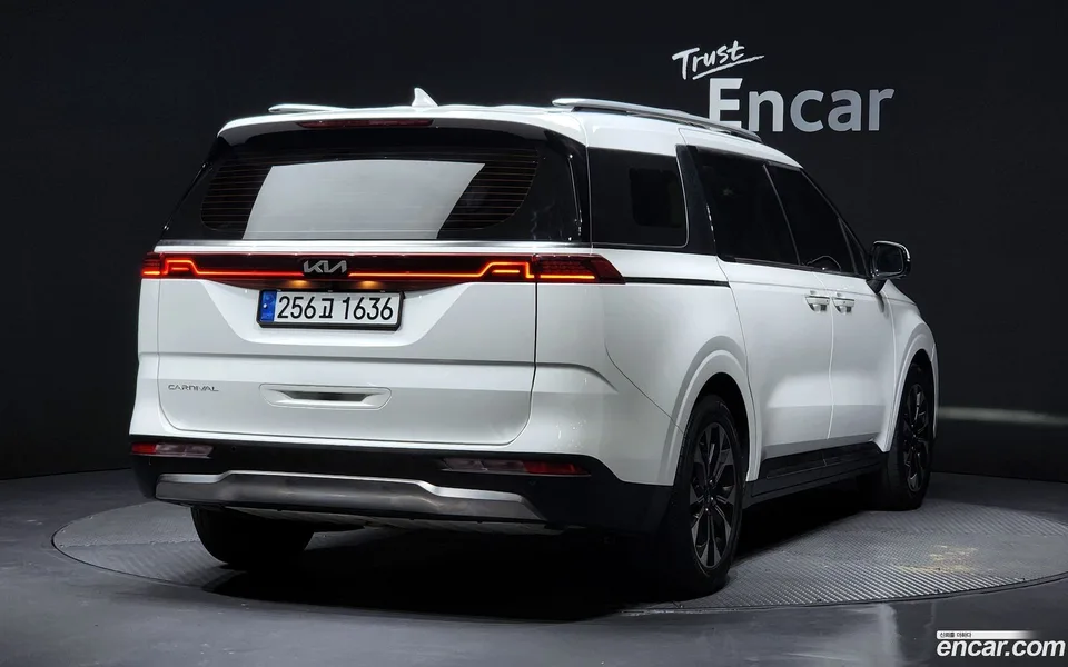 Kia Carnival 9 2022 — миниатюра 2