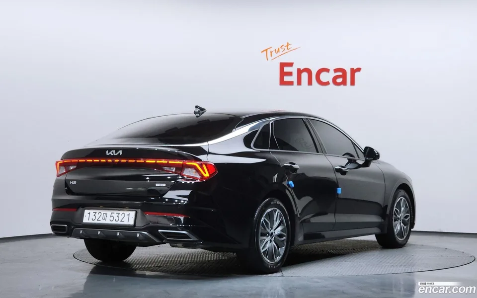 Kia K5 Hybrid 2023 — миниатюра 2