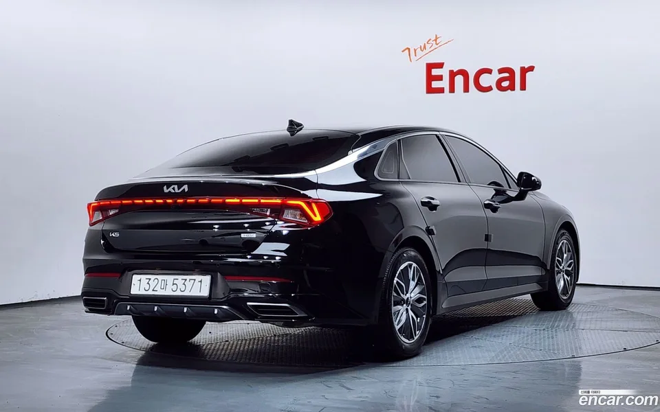 Kia K5 Hybrid 2023 — миниатюра 2