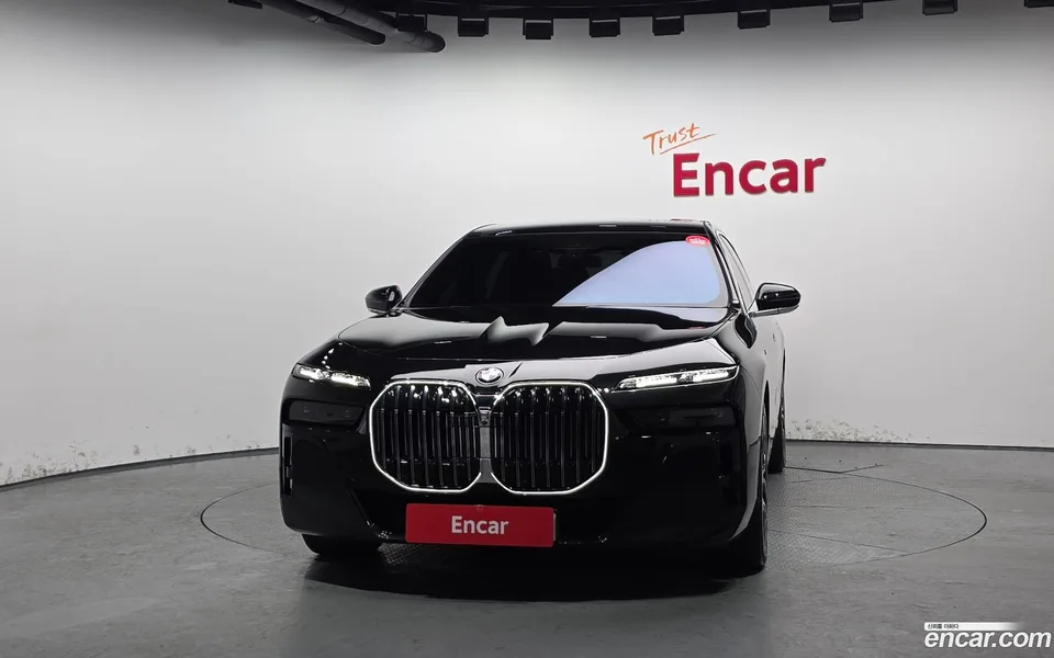 BMW 7 Series 740d xDrive M 2024 — миниатюра 3