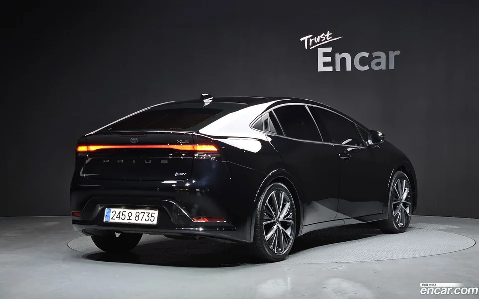 Toyota Prius 2.0 XLE 2024 — миниатюра 2