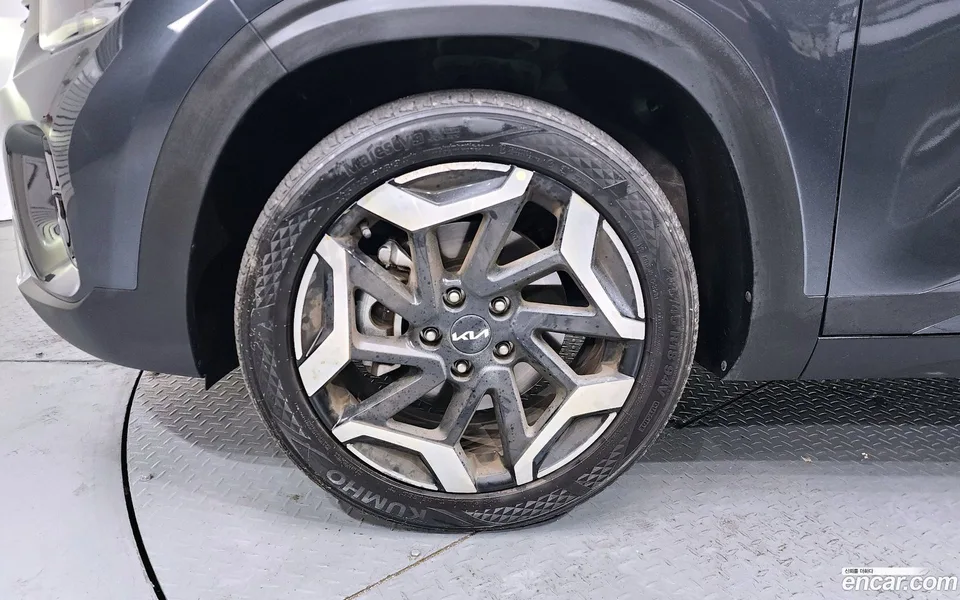 Kia Seltos 1.6 2WD 2023 — миниатюра 5