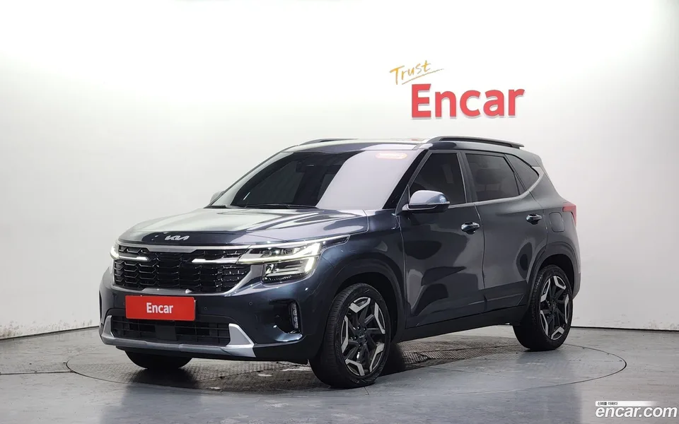 Kia Seltos 1.6 2WD 2023 — фото 1, купить с доставкой в Москву