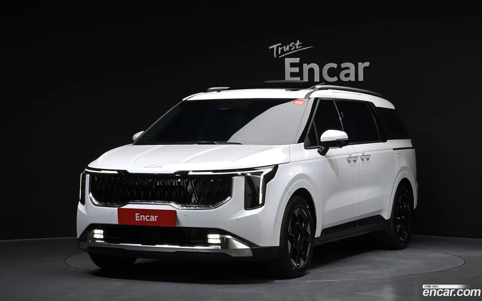 Kia Carnival 7 2024 — фото 1, купить с доставкой в Москву