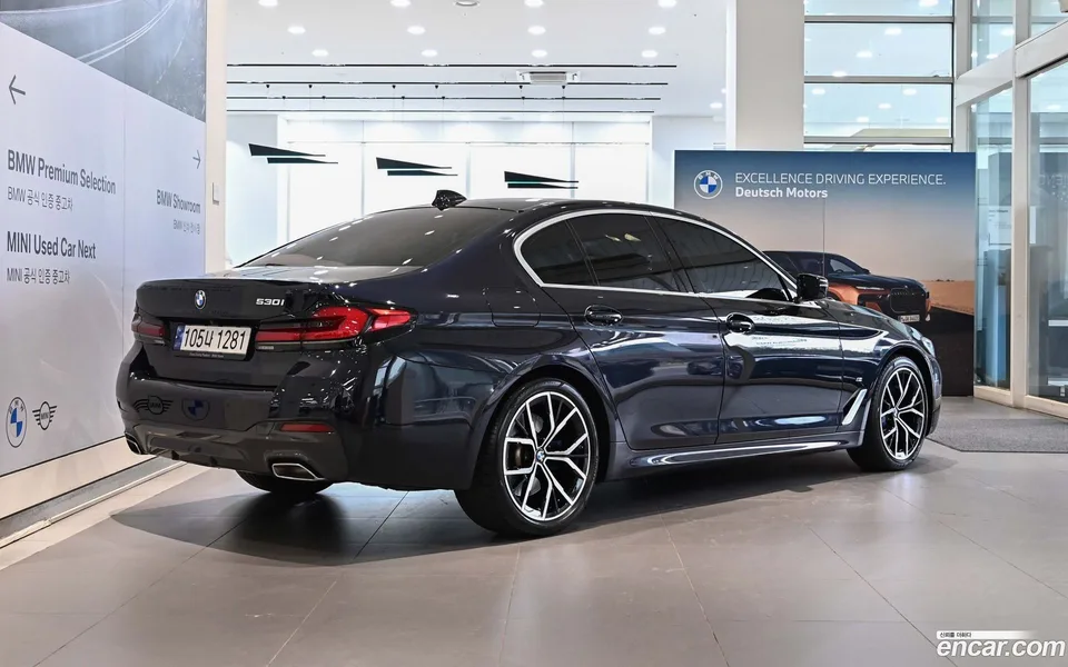 BMW 5 Series 530i M 2023 — миниатюра 2