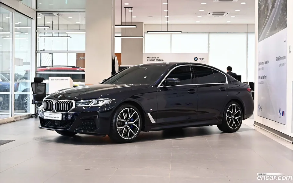 BMW 5 Series 530i M 2023 — фото 1, купить с доставкой в Москву