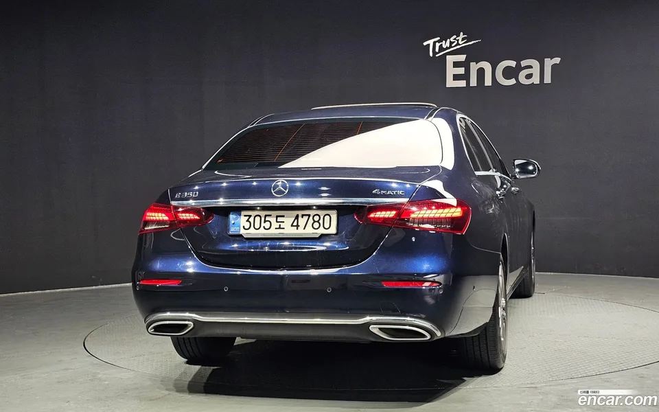 Mercedes-Benz E-Class E350 4MATIC 2022 — миниатюра 4