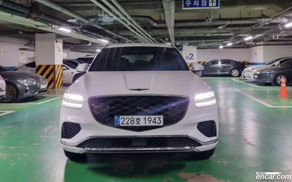 Genesis GV70 2.5T 2WD 2024 — миниатюра 2