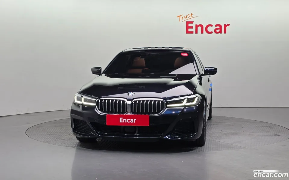 BMW 5 Series 520i M 2022 — миниатюра 3