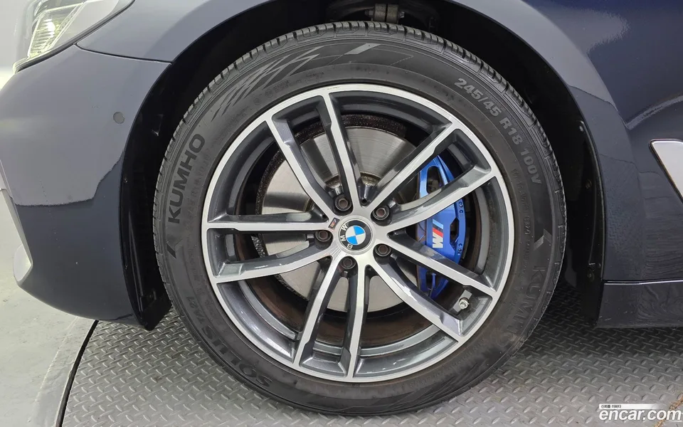 BMW 5 Series 520i M 2022 — миниатюра 5