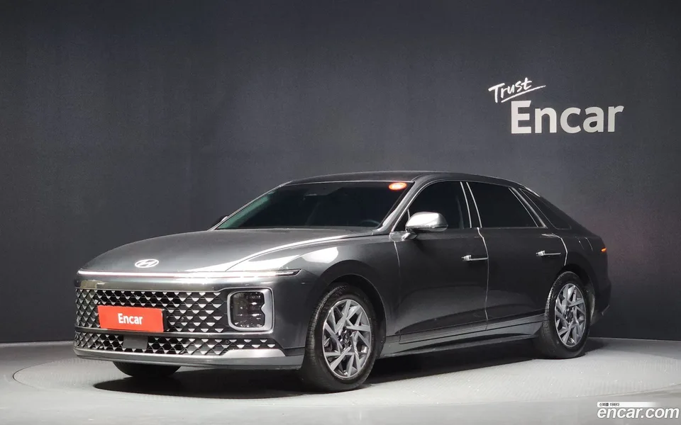 Hyundai Grandeur (GN7) 2.5 2WD 2025 — фото 1, купить с доставкой в Москву