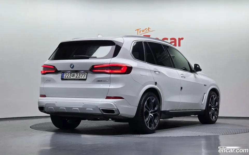 BMW X5 xDrive 45e xLine 2022 — миниатюра 2