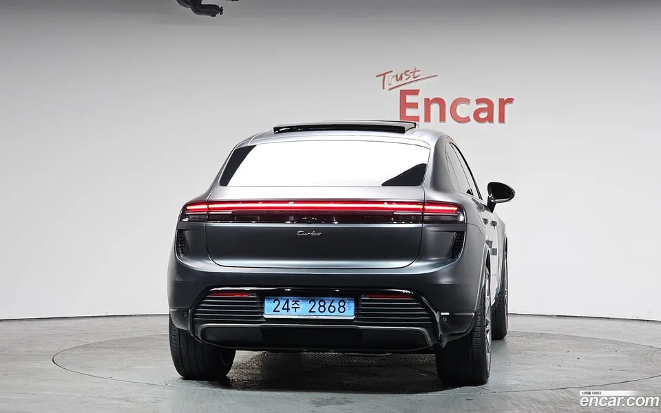 Porsche Macan Electric 2025 — миниатюра 4