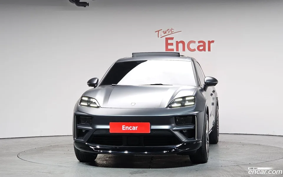 Porsche Macan Electric 2025 — миниатюра 3