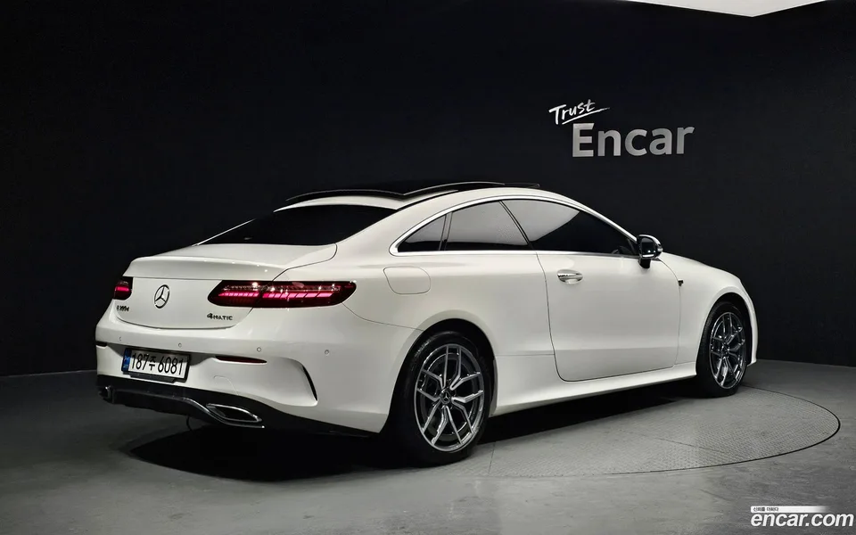 Mercedes-Benz E-Class E300d 4MATIC 2022 — миниатюра 2
