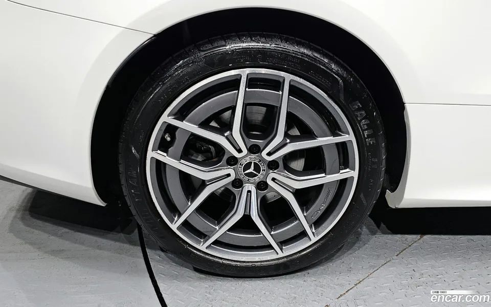 Mercedes-Benz E-Class E300d 4MATIC 2022 — миниатюра 5