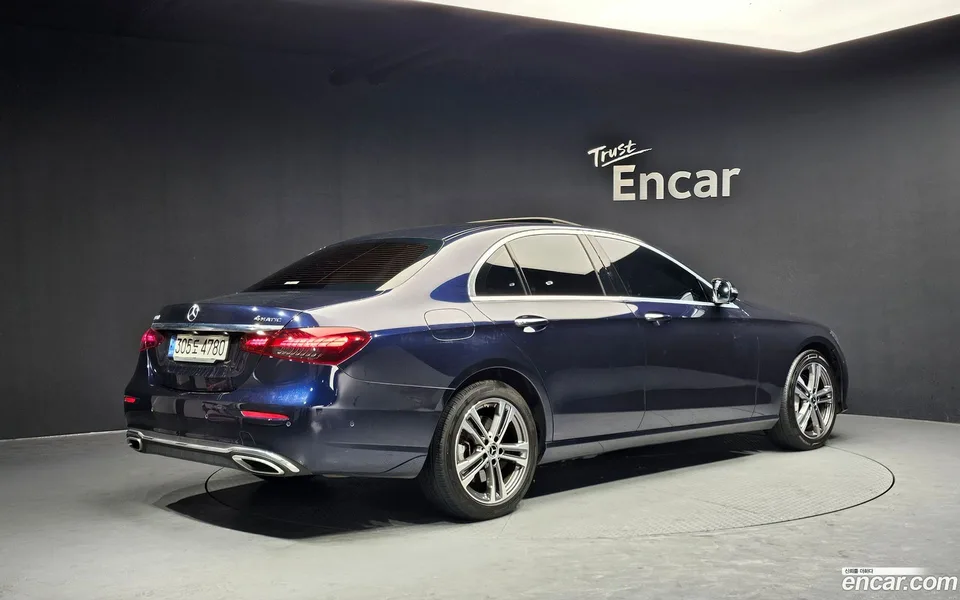 Mercedes-Benz E-Class E350 4MATIC 2022 — миниатюра 2