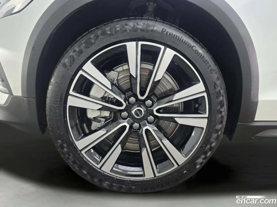 Volvo V60 Cross Country B5 AWD 2025 — миниатюра 5