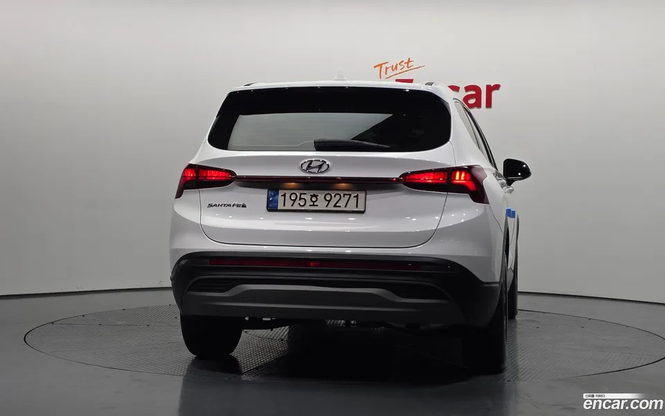 Hyundai SantaFe 2.5T 2WD 2023 — миниатюра 4