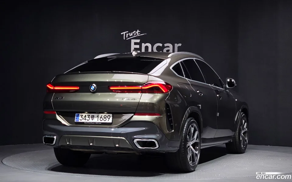 BMW X6 xDrive40i M 2022 — миниатюра 2