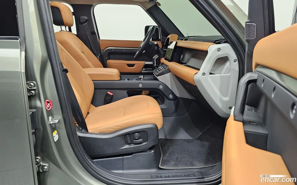 Land Rover Defender 110 D300 HSE 2022 — миниатюра 3