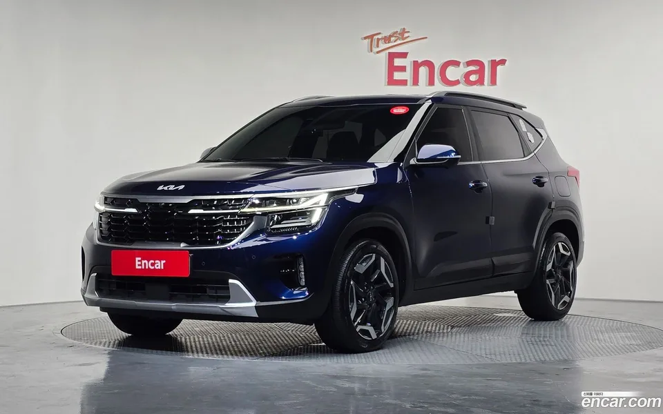 Kia Seltos 1.6 2WD 2023 — фото 1, купить с доставкой в Москву