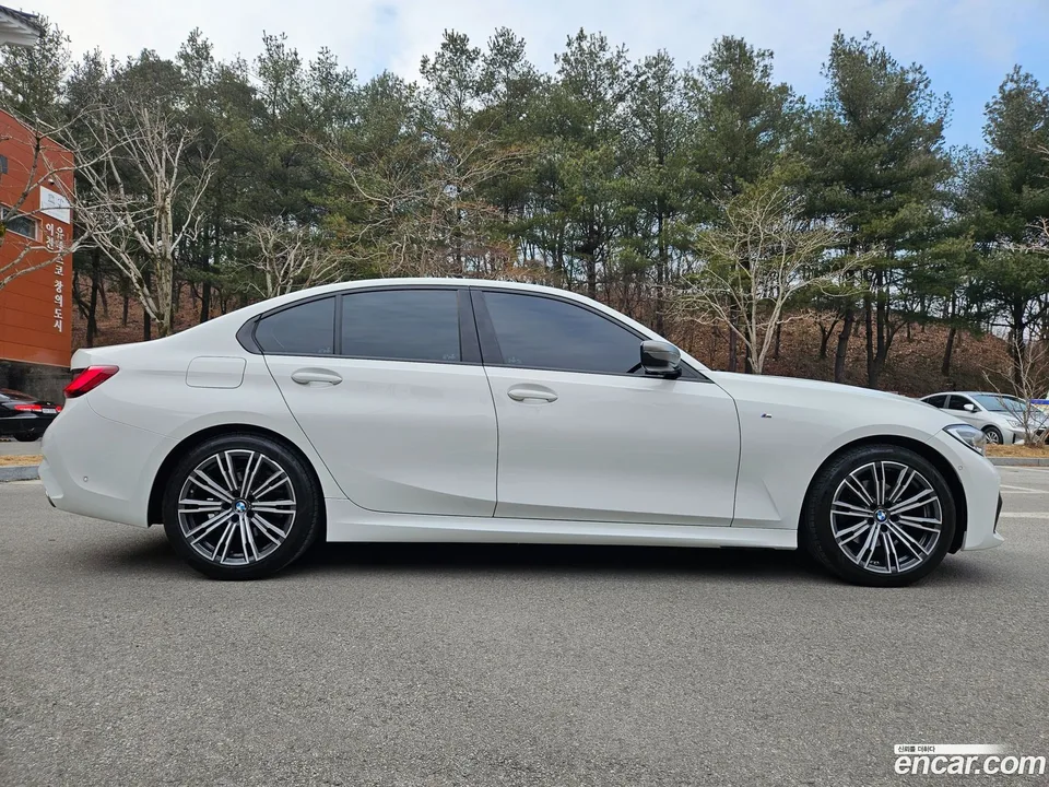 BMW 3 Series 320i M 2022 — миниатюра 5
