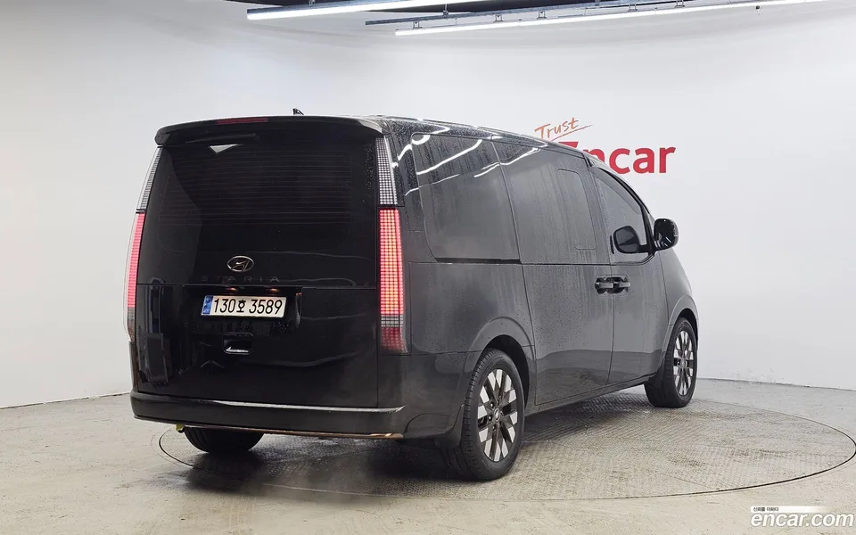 Hyundai Staria 9 2023 — миниатюра 2