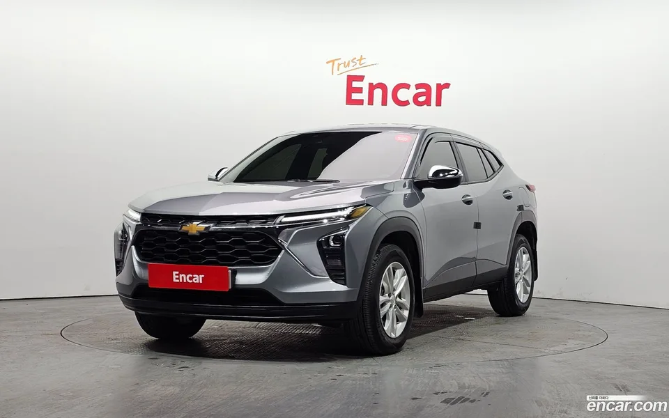 Chevrolet Trax Crossover 1.2 LS 2024 — фото 1, купить с доставкой в Москву