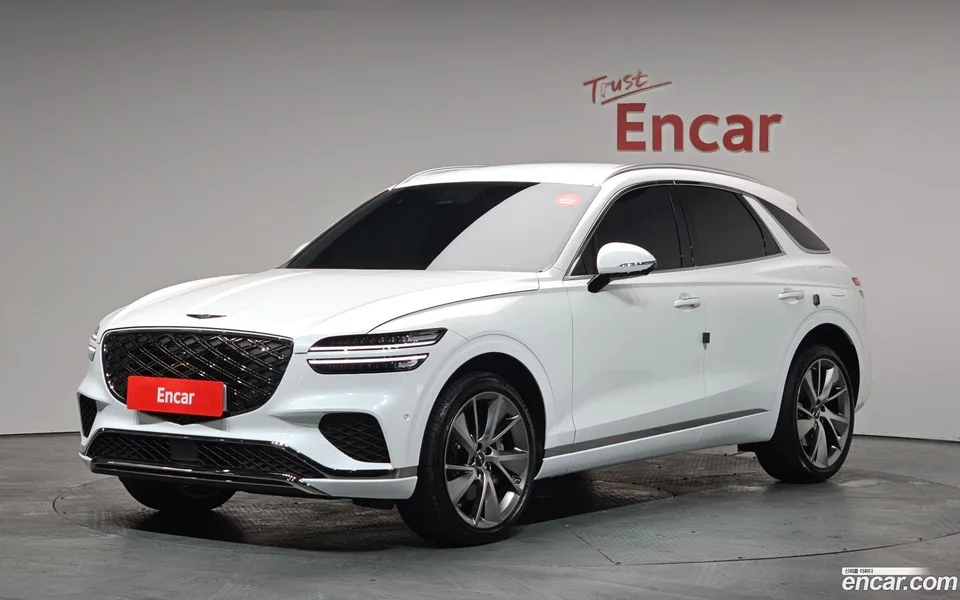 Genesis GV70 2.5T 2WD 2024 — фото 1, купить с доставкой в Москву