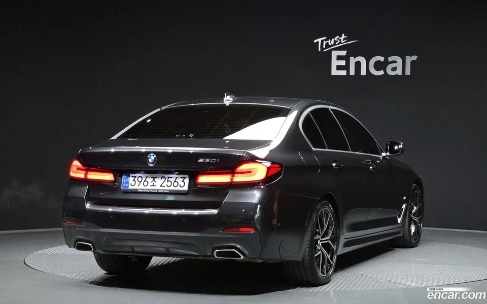 BMW 5 Series 530i M 2022 — миниатюра 2