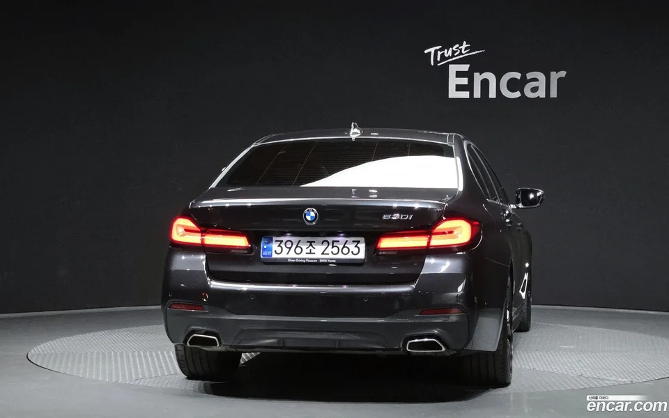 BMW 5 Series 530i M 2022 — миниатюра 4