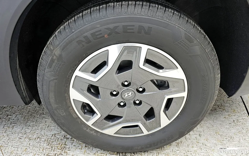 Hyundai SantaFe HEV 1.6 2WD 2023 — миниатюра 5