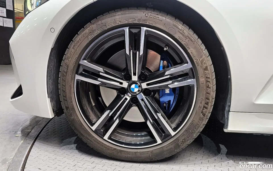 BMW 3 Series 320d M 2024 — миниатюра 5
