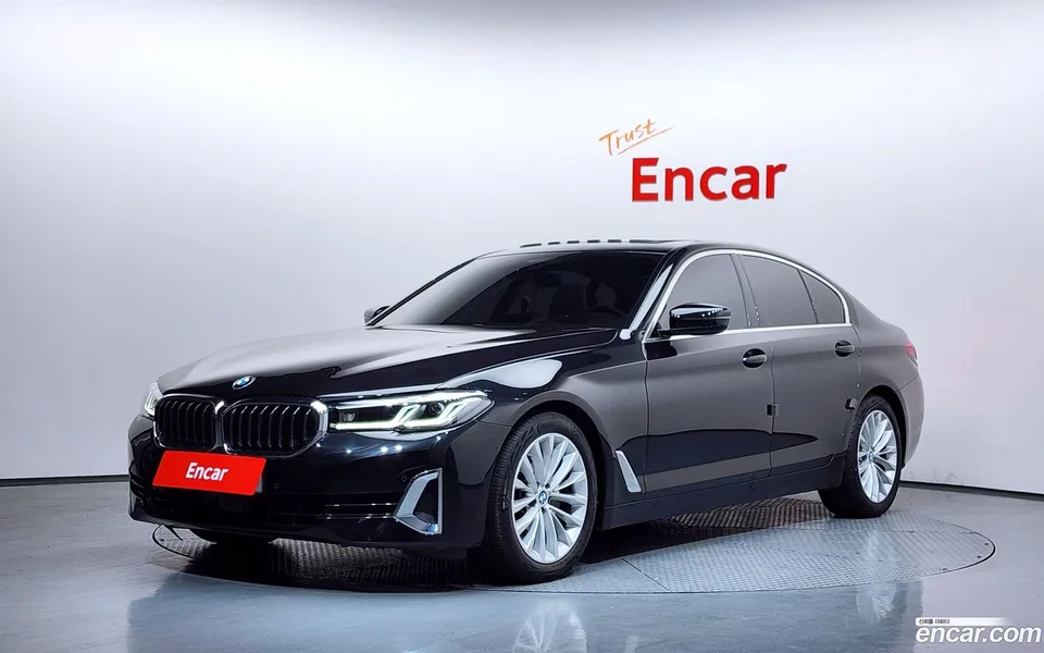 BMW 5 Series (G30) 520i 2022 — фото 1, купить с доставкой в Москву