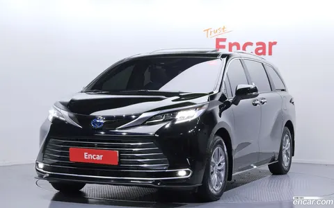 Toyota Sienna 2024 buy in Moscow