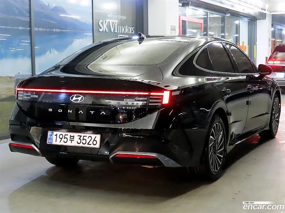 Hyundai Sonata The Edge Hybrid 2023 — миниатюра 4